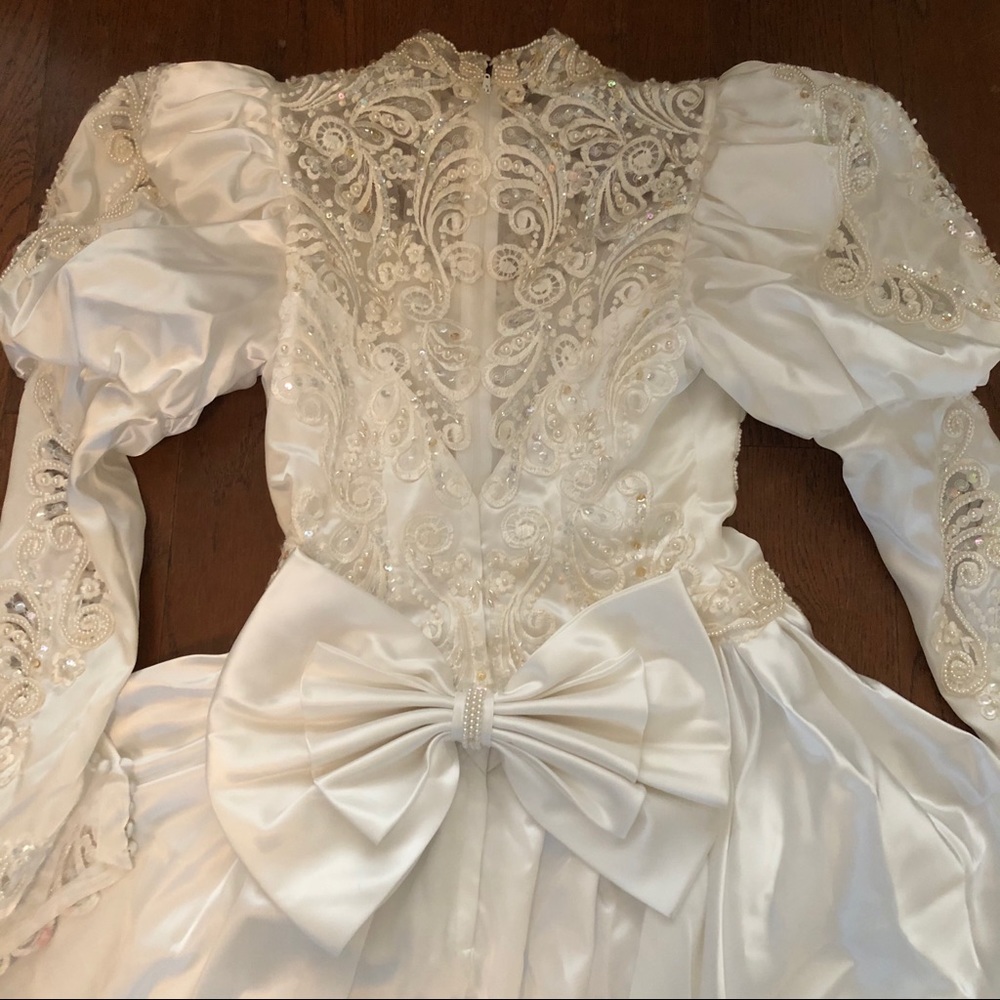 Vintage Wedding Dress - Picture 6 of 8